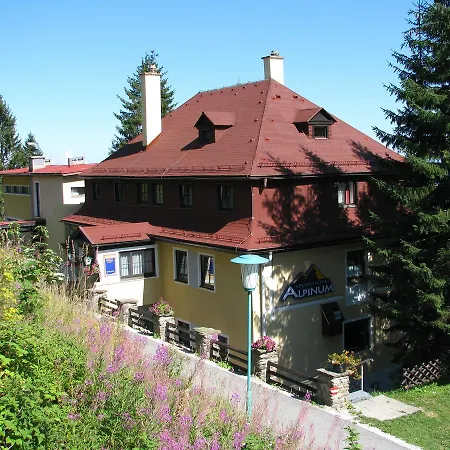 Alpinum Hotel Treffen am Ossiacher See